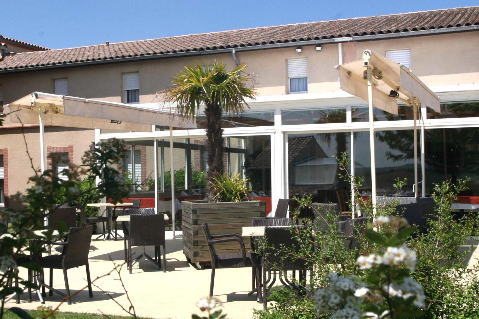 Logis Hotel - Auberge Du Pastel - Hotel 3 Etoiles Et Restaurant Nailloux エクステリア 写真