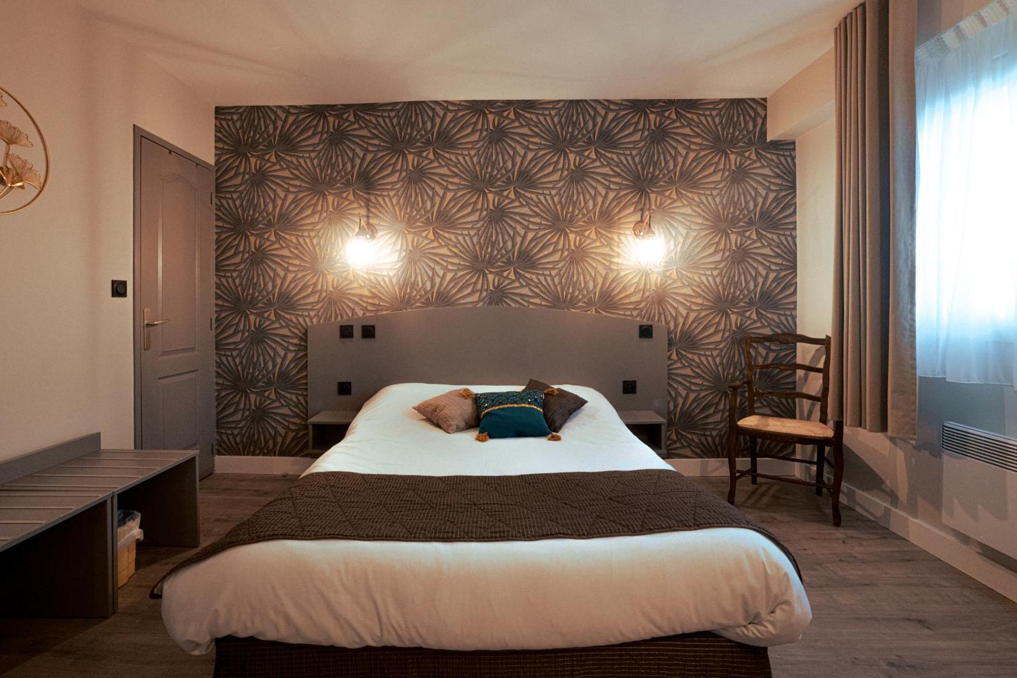 Logis Hotel - Auberge Du Pastel - Hotel 3 Etoiles Et Restaurant Nailloux エクステリア 写真