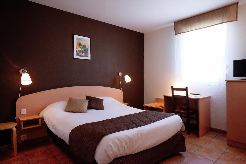 Logis Hotel - Auberge Du Pastel - Hotel 3 Etoiles Et Restaurant Nailloux エクステリア 写真